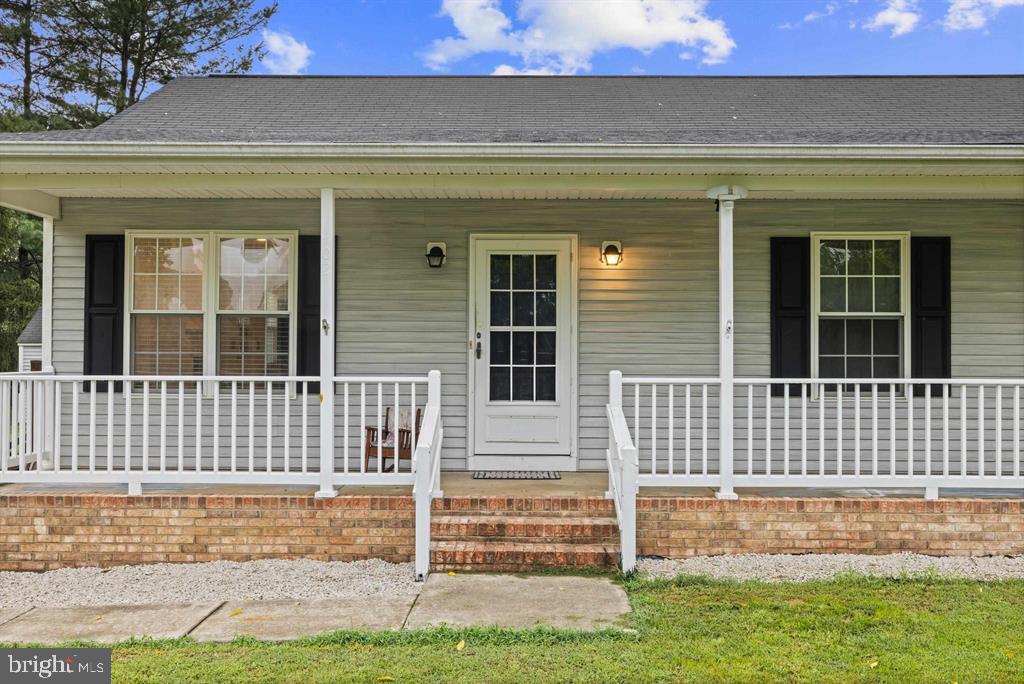402 4TH ST, GROTTOES, Virginia 24441, 3 Bedrooms Bedrooms, ,2 BathroomsBathrooms,Residential,For sale,402 4TH ST,VARO2002486 MLS # VARO2002486