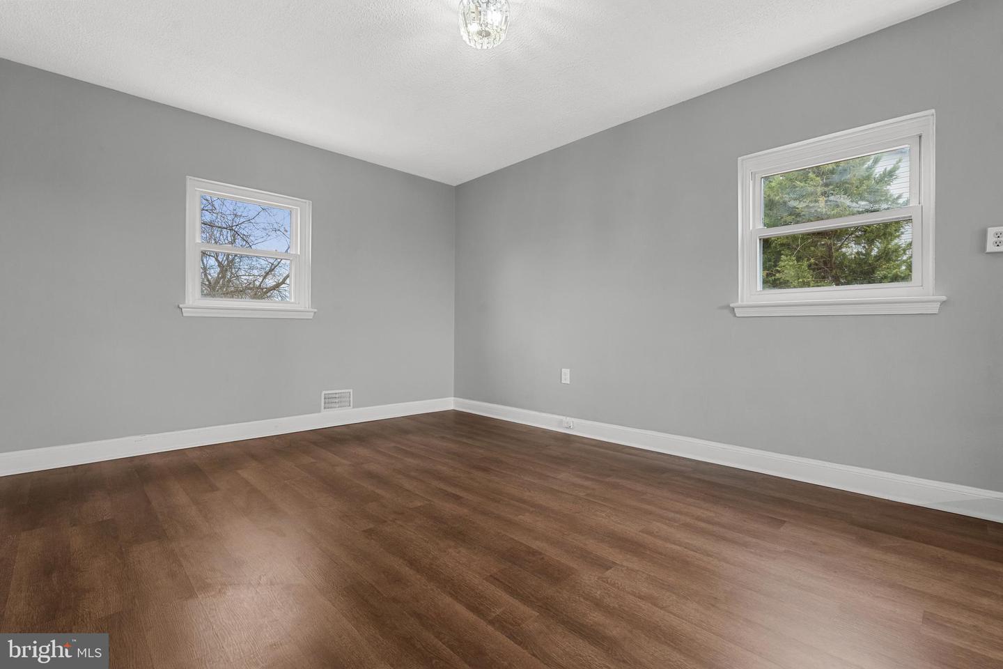 140 WILMINGTON PL SE, WASHINGTON, District Of Columbia 20032, 4 Bedrooms Bedrooms, ,2 BathroomsBathrooms,Residential,For sale,140 WILMINGTON PL SE,DCDC2214384 MLS # DCDC2214384