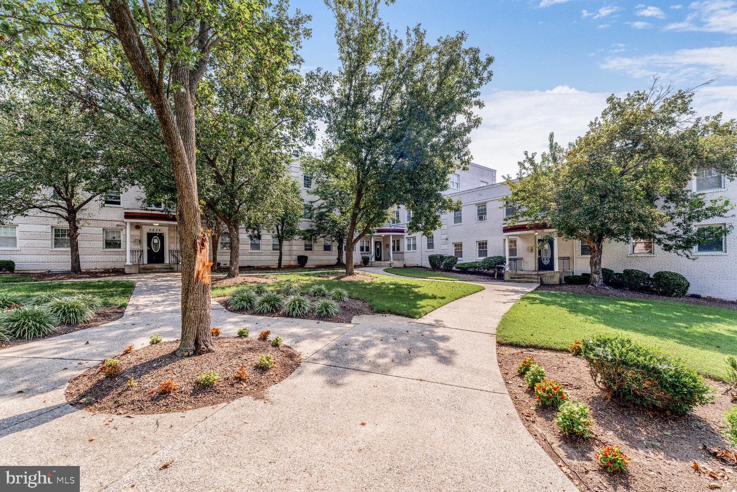 3876 9TH ST SE #301, WASHINGTON, District Of Columbia 20032, 2 Bedrooms Bedrooms, ,1 BathroomBathrooms,Residential,For sale,3876 9TH ST SE #301,DCDC2214408 MLS # DCDC2214408