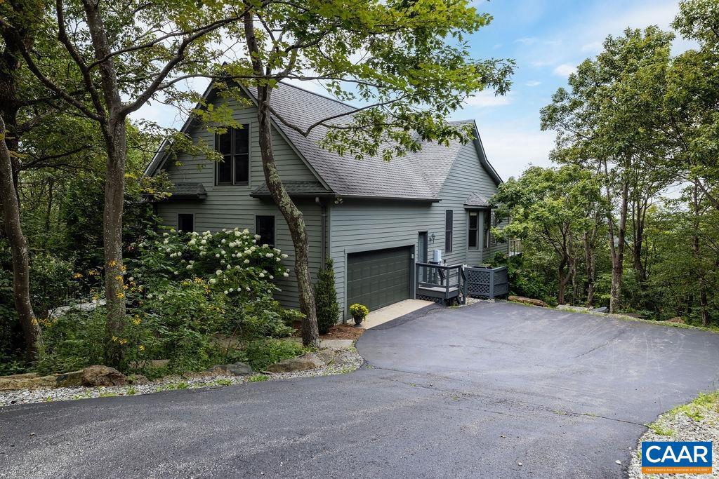 1142 BLUE RIDGE DR, WINTERGREEN RESORT, Virginia 22967, 6 Bedrooms Bedrooms, ,5 BathroomsBathrooms,Residential,For sale,1142 BLUE RIDGE DR,667646 MLS # 667646