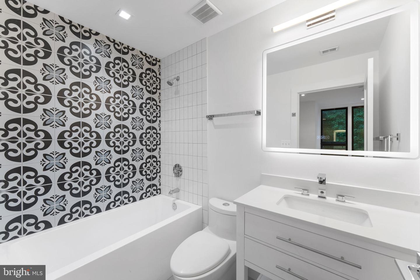 1414 5TH ST NW #A, WASHINGTON, District Of Columbia 20001, 3 Bedrooms Bedrooms, ,3 BathroomsBathrooms,Residential,For sale,1414 5TH ST NW #A,DCDC2186826 MLS # DCDC2186826