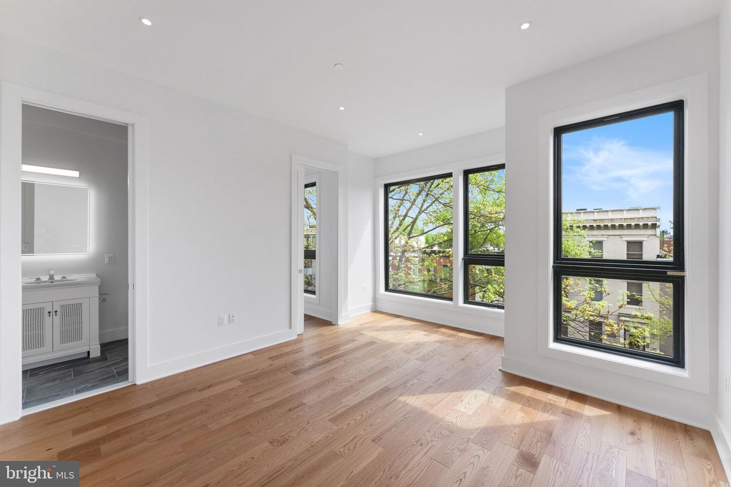 1414 5TH ST NW #B, WASHINGTON, District Of Columbia 20001, 3 Bedrooms Bedrooms, ,3 BathroomsBathrooms,Residential,For sale,1414 5TH ST NW #B,DCDC2186828 MLS # DCDC2186828