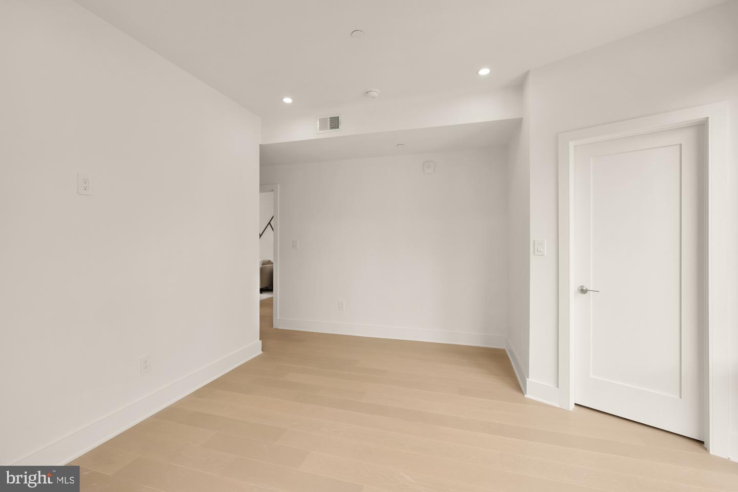 1850 CAPITOL AVE NE #2, WASHINGTON, District Of Columbia 20002, 4 Bedrooms Bedrooms, ,4 BathroomsBathrooms,Residential,For sale,1850 CAPITOL AVE NE #2,DCDC2188896 MLS # DCDC2188896