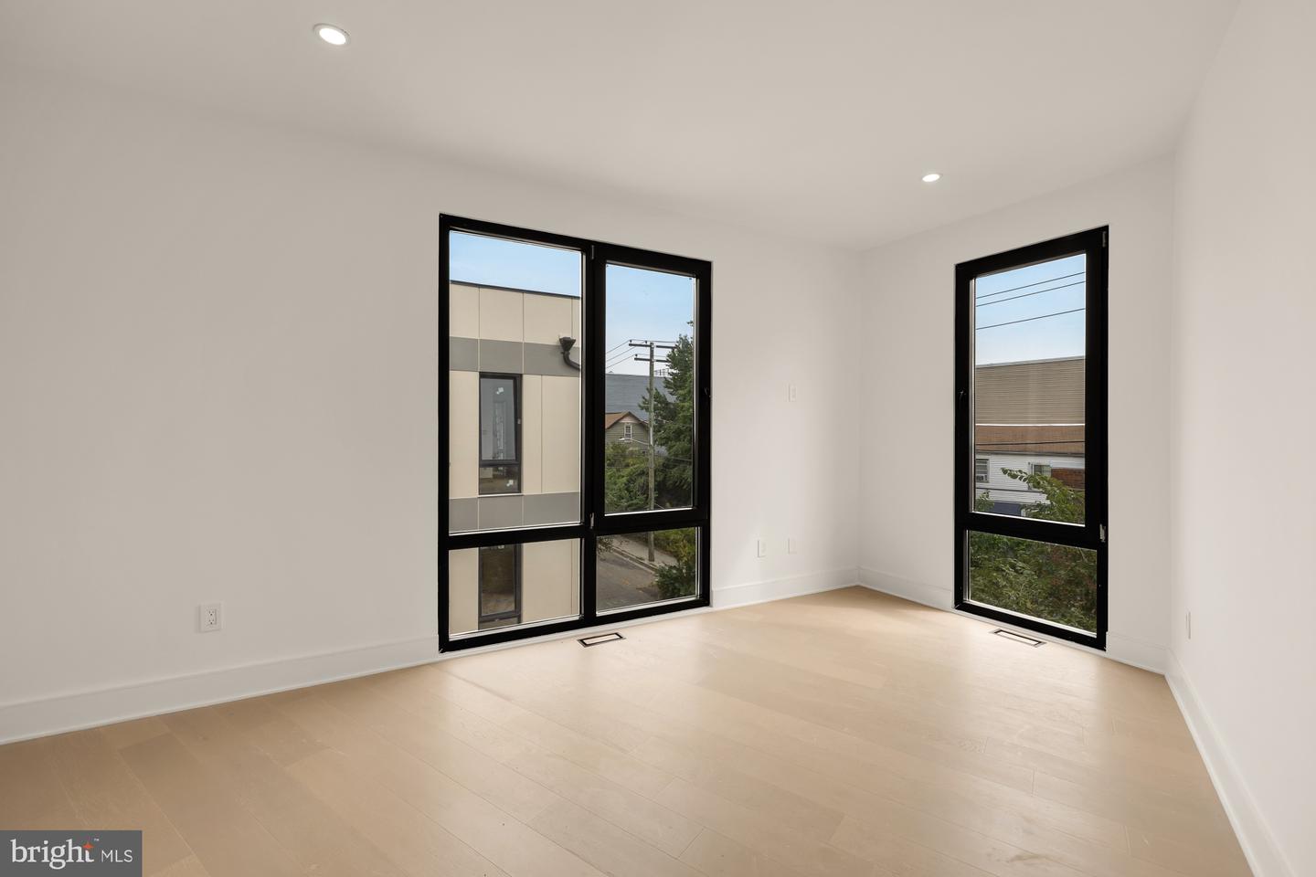1850 CAPITOL AVE NE #2, WASHINGTON, District Of Columbia 20002, 4 Bedrooms Bedrooms, ,4 BathroomsBathrooms,Residential,For sale,1850 CAPITOL AVE NE #2,DCDC2188896 MLS # DCDC2188896