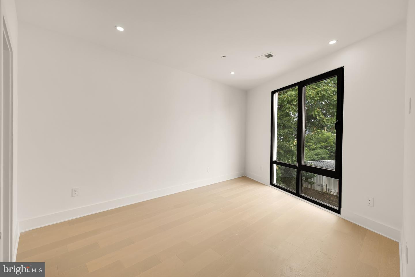 1850 CAPITOL AVE NE #2, WASHINGTON, District Of Columbia 20002, 4 Bedrooms Bedrooms, ,4 BathroomsBathrooms,Residential,For sale,1850 CAPITOL AVE NE #2,DCDC2188896 MLS # DCDC2188896