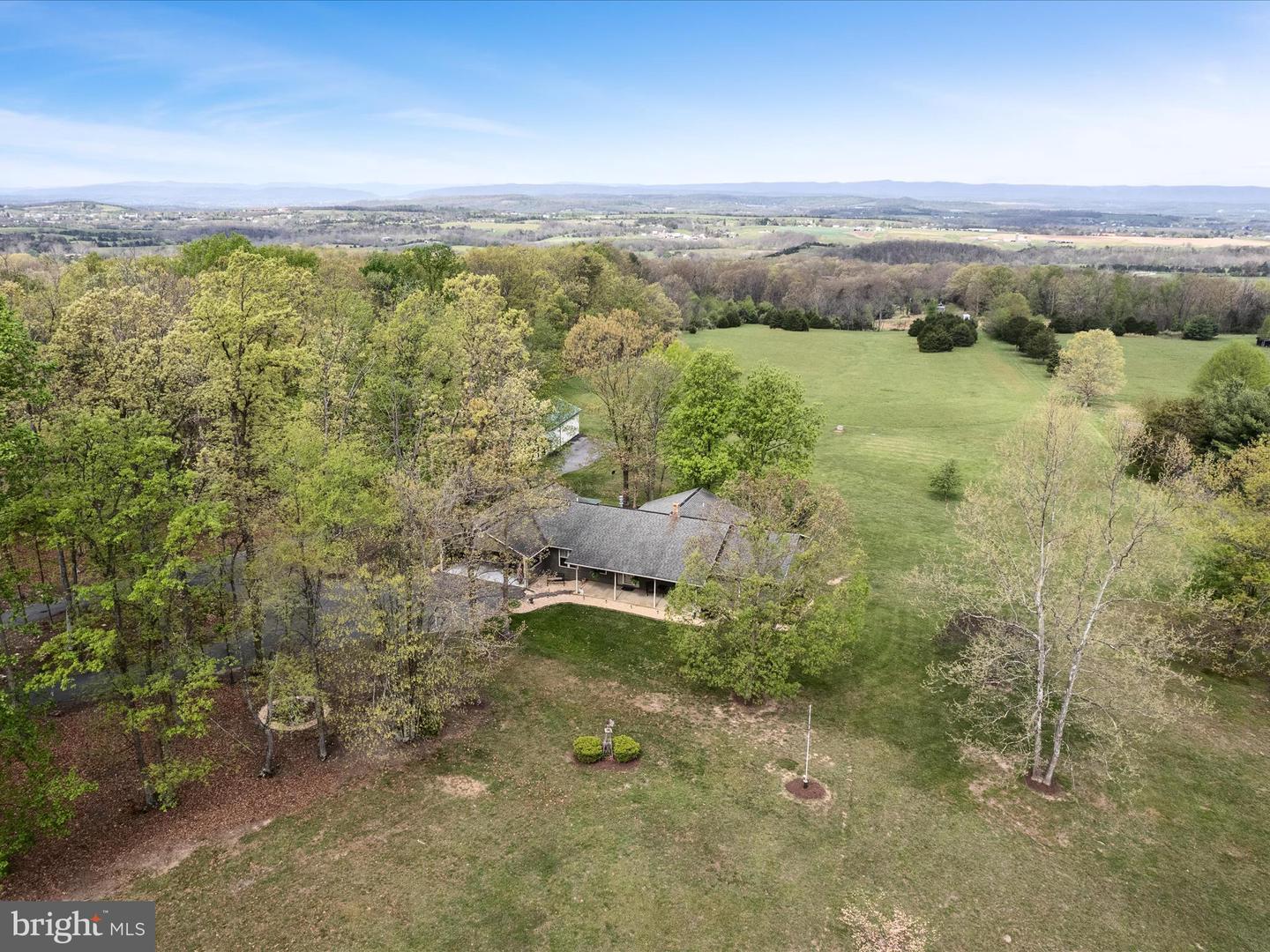 5409 SMITH CREEK RD, NEW MARKET, Virginia 22844, 3 Bedrooms Bedrooms, ,2 BathroomsBathrooms,Residential,For sale,5409 SMITH CREEK RD,VASH2011024 MLS # VASH2011024
