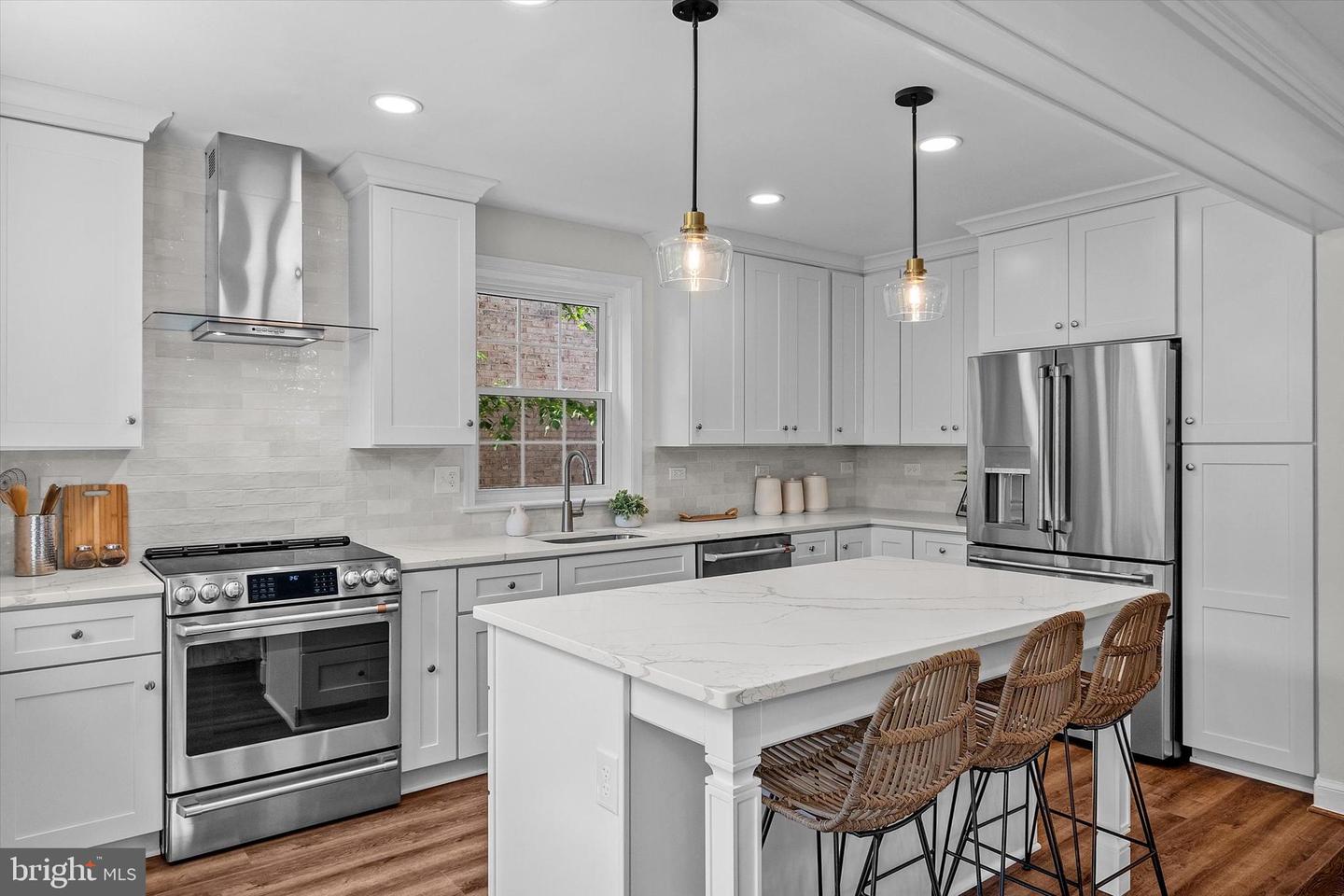 113 QUEEN ST, ALEXANDRIA, Virginia 22314, 4 Bedrooms Bedrooms, ,3 BathroomsBathrooms,Residential,For sale,113 QUEEN ST,VAAX2043708 MLS # VAAX2043708