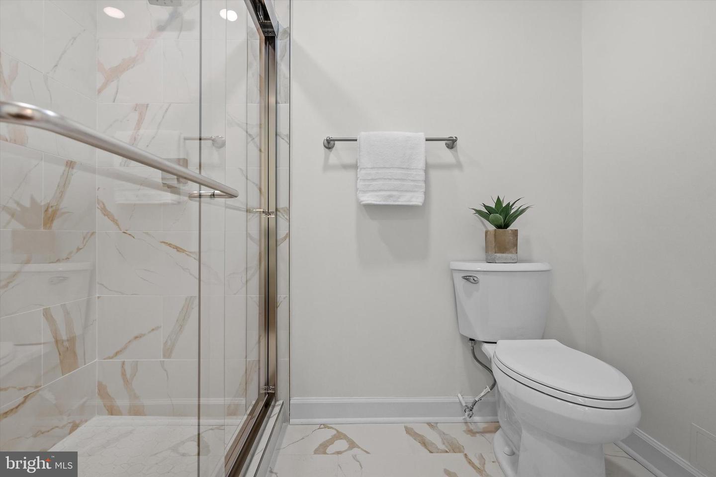 113 QUEEN ST, ALEXANDRIA, Virginia 22314, 4 Bedrooms Bedrooms, ,3 BathroomsBathrooms,Residential,For sale,113 QUEEN ST,VAAX2043708 MLS # VAAX2043708