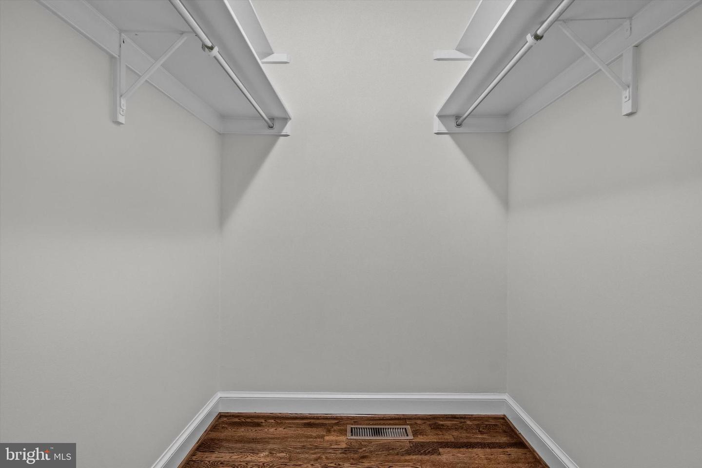 113 QUEEN ST, ALEXANDRIA, Virginia 22314, 4 Bedrooms Bedrooms, ,3 BathroomsBathrooms,Residential,For sale,113 QUEEN ST,VAAX2043708 MLS # VAAX2043708