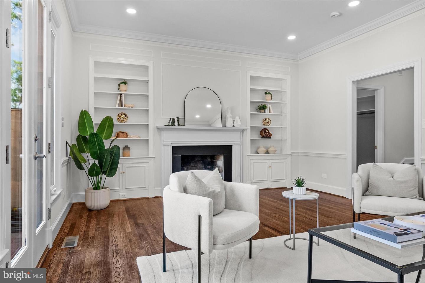 113 QUEEN ST, ALEXANDRIA, Virginia 22314, 4 Bedrooms Bedrooms, ,3 BathroomsBathrooms,Residential,For sale,113 QUEEN ST,VAAX2043708 MLS # VAAX2043708