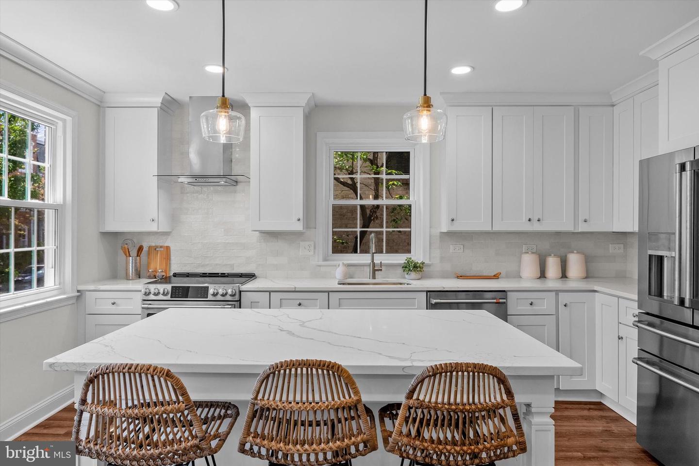 113 QUEEN ST, ALEXANDRIA, Virginia 22314, 4 Bedrooms Bedrooms, ,3 BathroomsBathrooms,Residential,For sale,113 QUEEN ST,VAAX2043708 MLS # VAAX2043708