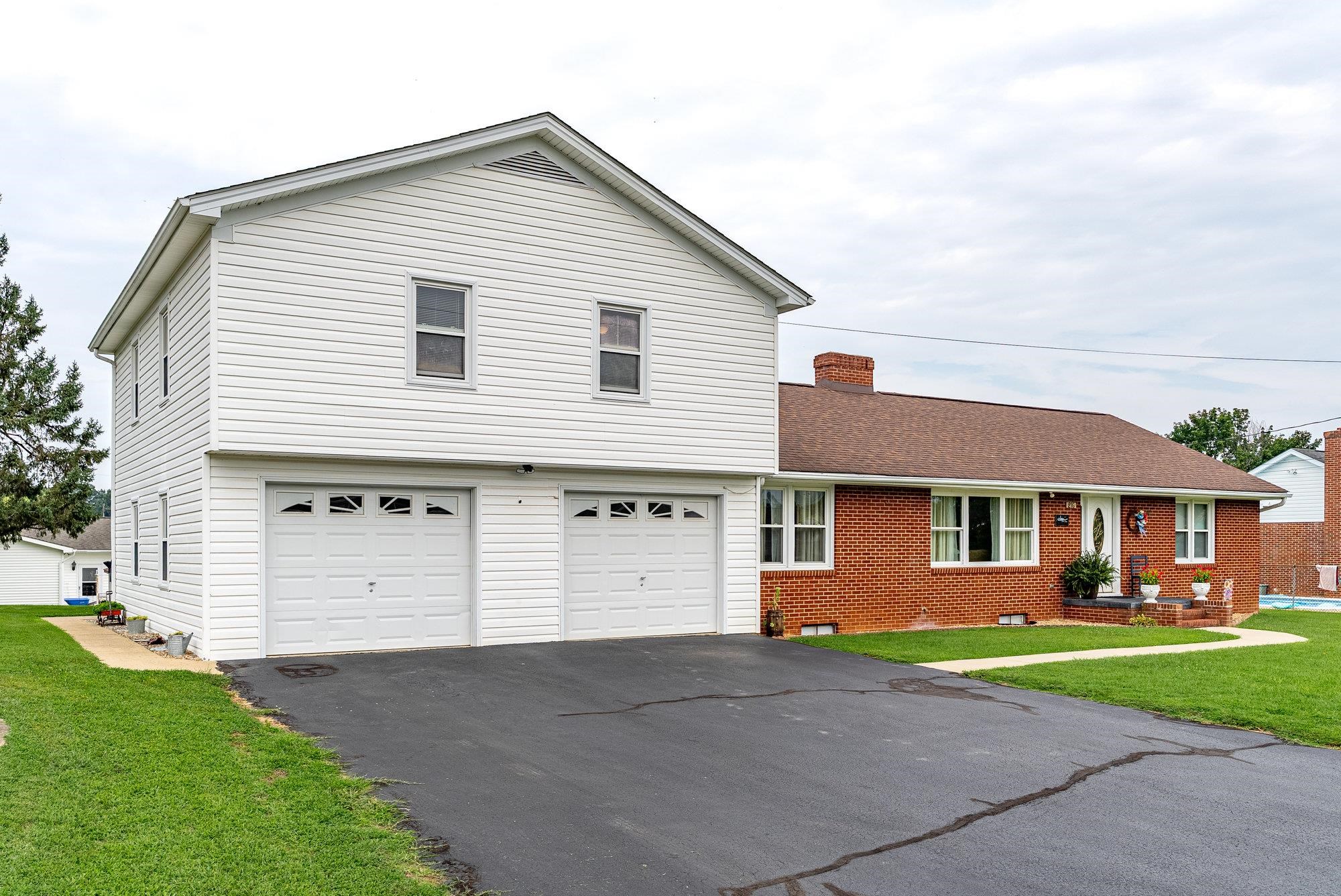 216 AL GOOD DR, STANLEY, Virginia 22851, 3 Bedrooms Bedrooms, ,2 BathroomsBathrooms,Residential,216 AL GOOD DR,667654 MLS # 667654