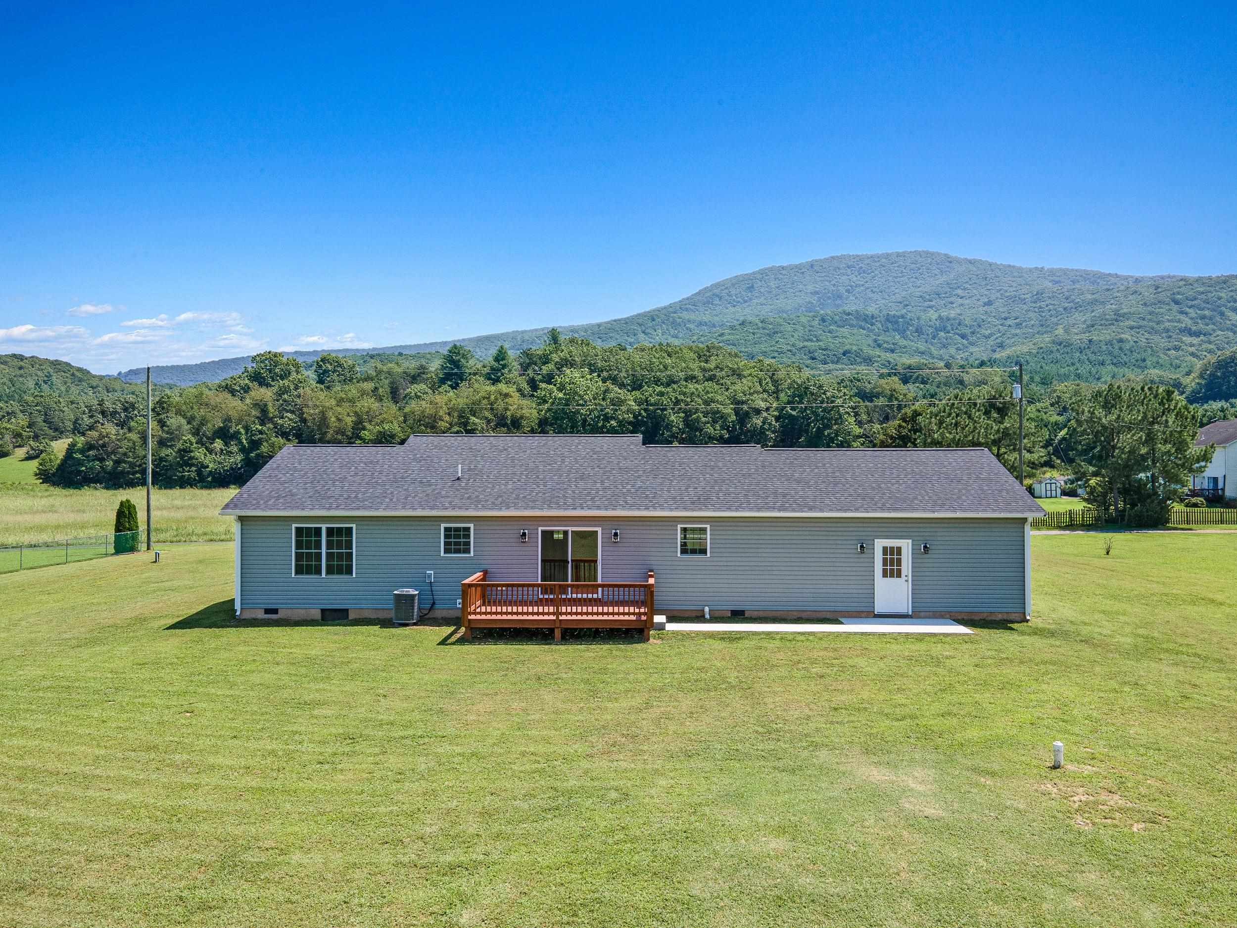 137 GOLDFINCH LN, LURAY, Virginia 22835, 3 Bedrooms Bedrooms, ,2 BathroomsBathrooms,Residential,137 GOLDFINCH LN,667655 MLS # 667655