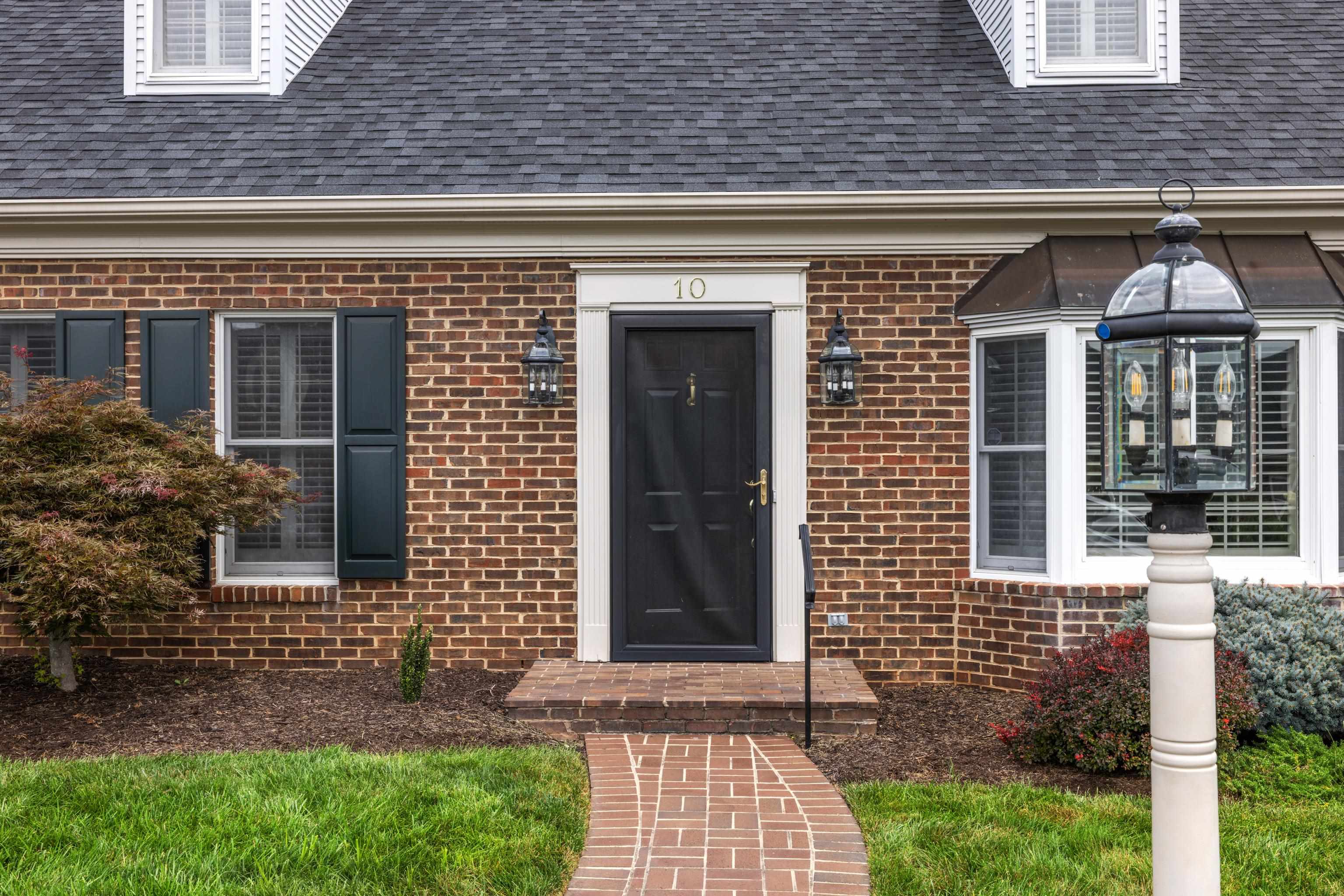 10 PELHAM GREEN WEST, WAYNESBORO, Virginia 22980, 4 Bedrooms Bedrooms, ,2 BathroomsBathrooms,Residential,10 PELHAM GREEN WEST,667660 MLS # 667660
