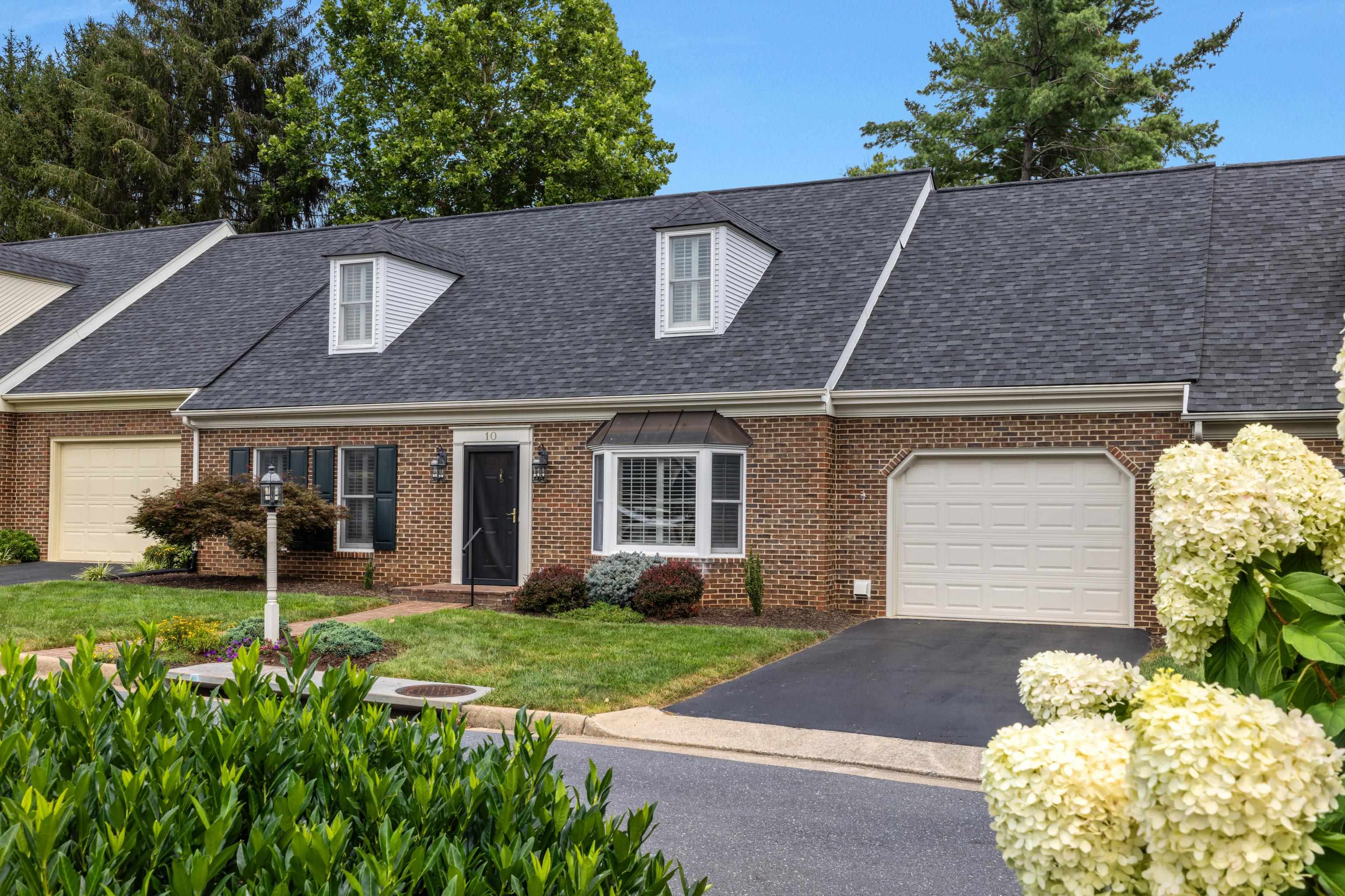 10 PELHAM GREEN WEST, WAYNESBORO, Virginia 22980, 4 Bedrooms Bedrooms, ,2 BathroomsBathrooms,Residential,10 PELHAM GREEN WEST,667660 MLS # 667660