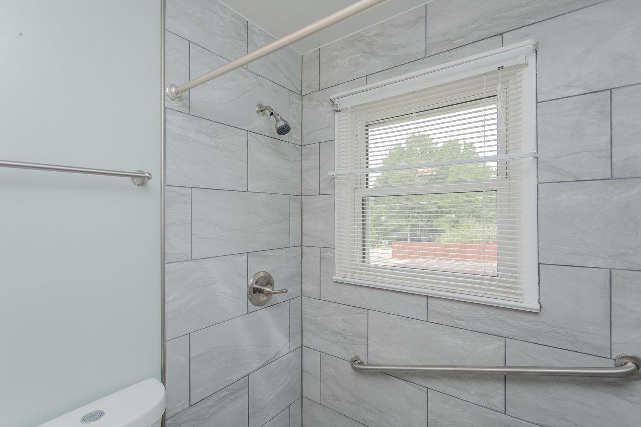 1019 ROCKINGHAM DR, HARRISONBURG, Virginia 22802, 3 Bedrooms Bedrooms, ,1 BathroomBathrooms,Residential,1019 ROCKINGHAM DR,667662 MLS # 667662