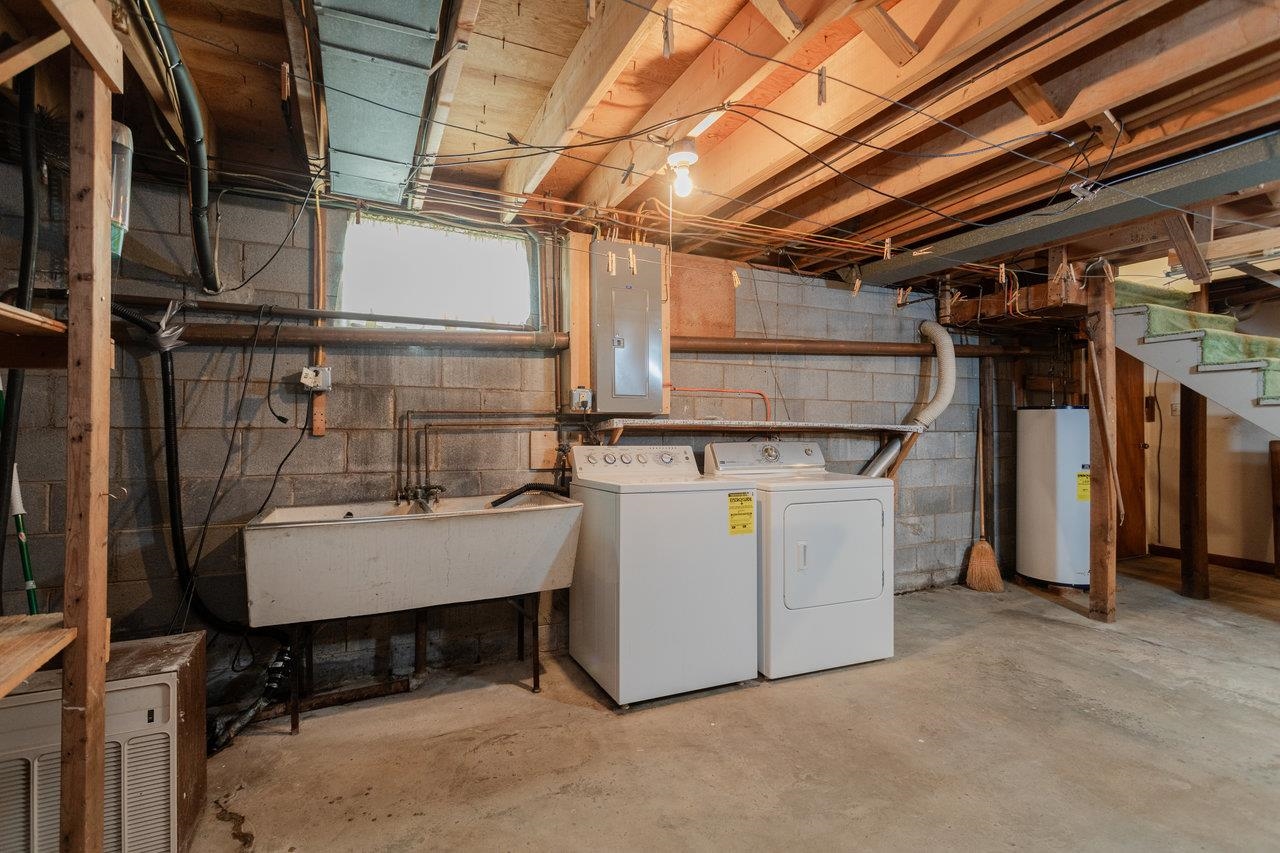 1019 ROCKINGHAM DR, HARRISONBURG, Virginia 22802, 3 Bedrooms Bedrooms, ,1 BathroomBathrooms,Residential,1019 ROCKINGHAM DR,667662 MLS # 667662