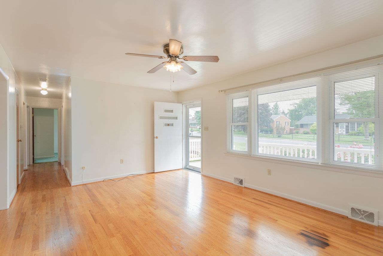 1019 ROCKINGHAM DR, HARRISONBURG, Virginia 22802, 3 Bedrooms Bedrooms, ,1 BathroomBathrooms,Residential,1019 ROCKINGHAM DR,667662 MLS # 667662