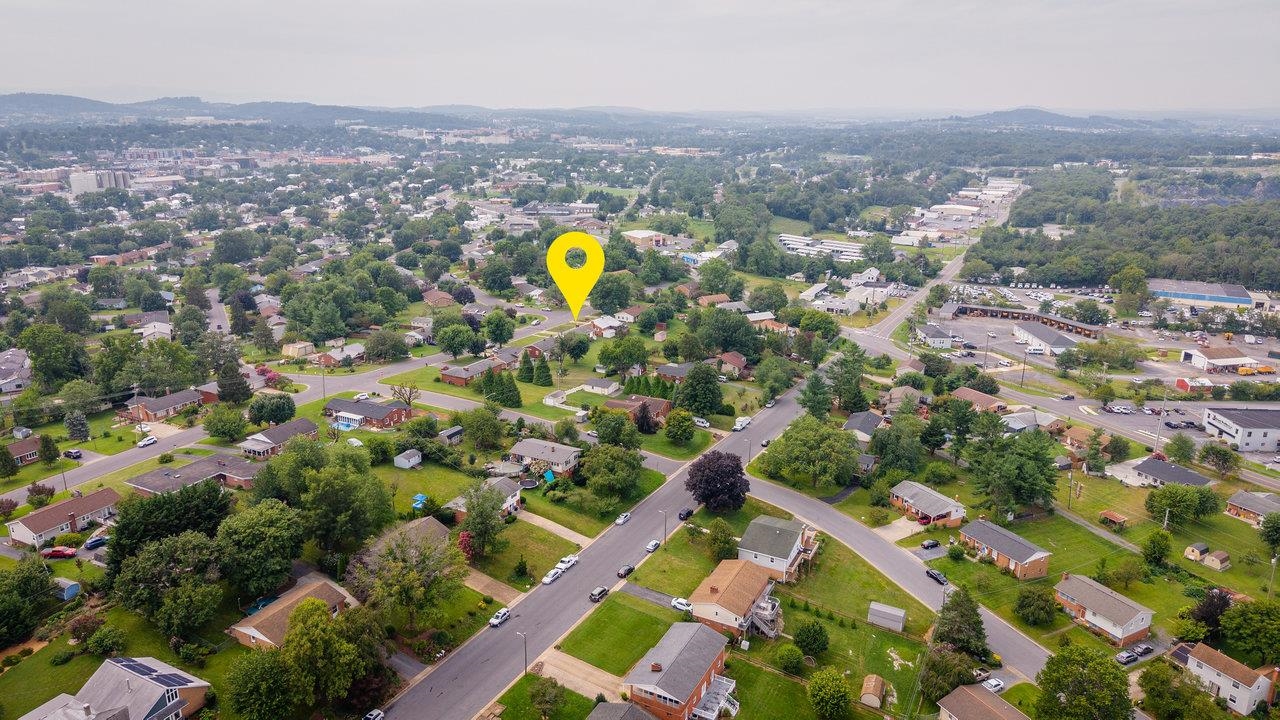 1019 ROCKINGHAM DR, HARRISONBURG, Virginia 22802, 3 Bedrooms Bedrooms, ,1 BathroomBathrooms,Residential,1019 ROCKINGHAM DR,667662 MLS # 667662