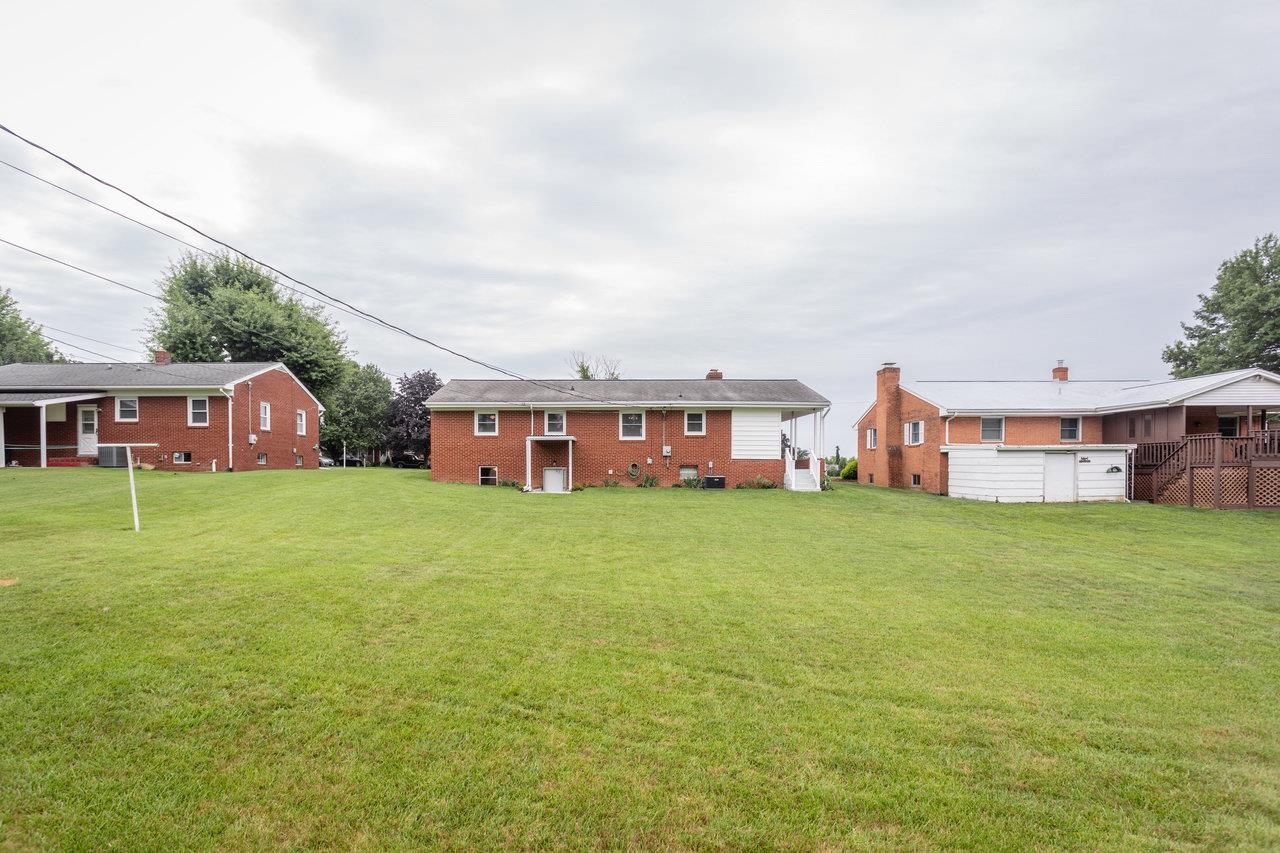 1019 ROCKINGHAM DR, HARRISONBURG, Virginia 22802, 3 Bedrooms Bedrooms, ,1 BathroomBathrooms,Residential,1019 ROCKINGHAM DR,667662 MLS # 667662