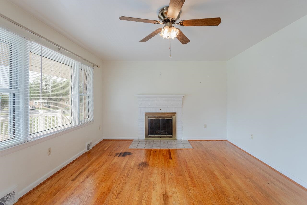 1019 ROCKINGHAM DR, HARRISONBURG, Virginia 22802, 3 Bedrooms Bedrooms, ,1 BathroomBathrooms,Residential,1019 ROCKINGHAM DR,667662 MLS # 667662