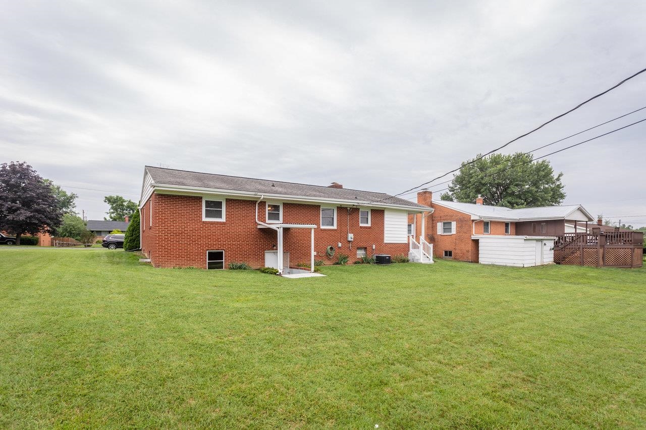 1019 ROCKINGHAM DR, HARRISONBURG, Virginia 22802, 3 Bedrooms Bedrooms, ,1 BathroomBathrooms,Residential,1019 ROCKINGHAM DR,667662 MLS # 667662