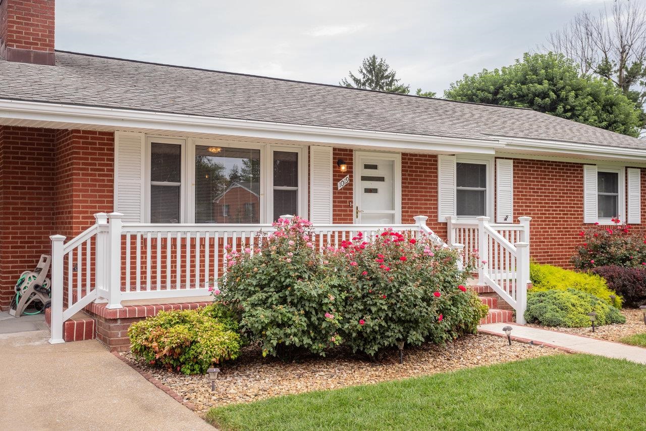 1019 ROCKINGHAM DR, HARRISONBURG, Virginia 22802, 3 Bedrooms Bedrooms, ,1 BathroomBathrooms,Residential,1019 ROCKINGHAM DR,667662 MLS # 667662