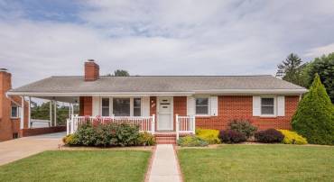1019 ROCKINGHAM DR, HARRISONBURG, Virginia 22802, 3 Bedrooms Bedrooms, ,1 BathroomBathrooms,Residential,1019 ROCKINGHAM DR,667662 MLS # 667662