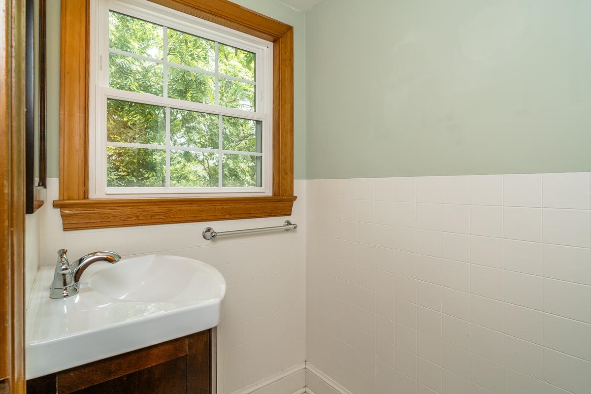 916.5 CHESTNUT DR, HARRISONBURG, Virginia 22801, 3 Bedrooms Bedrooms, ,1 BathroomBathrooms,Residential,916.5 CHESTNUT DR,667665 MLS # 667665