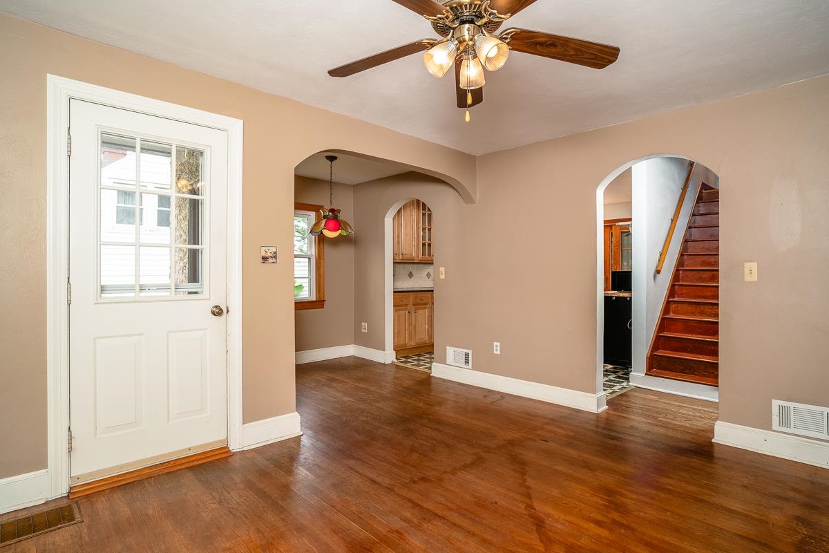 916.5 CHESTNUT DR, HARRISONBURG, Virginia 22801, 3 Bedrooms Bedrooms, ,1 BathroomBathrooms,Residential,916.5 CHESTNUT DR,667665 MLS # 667665