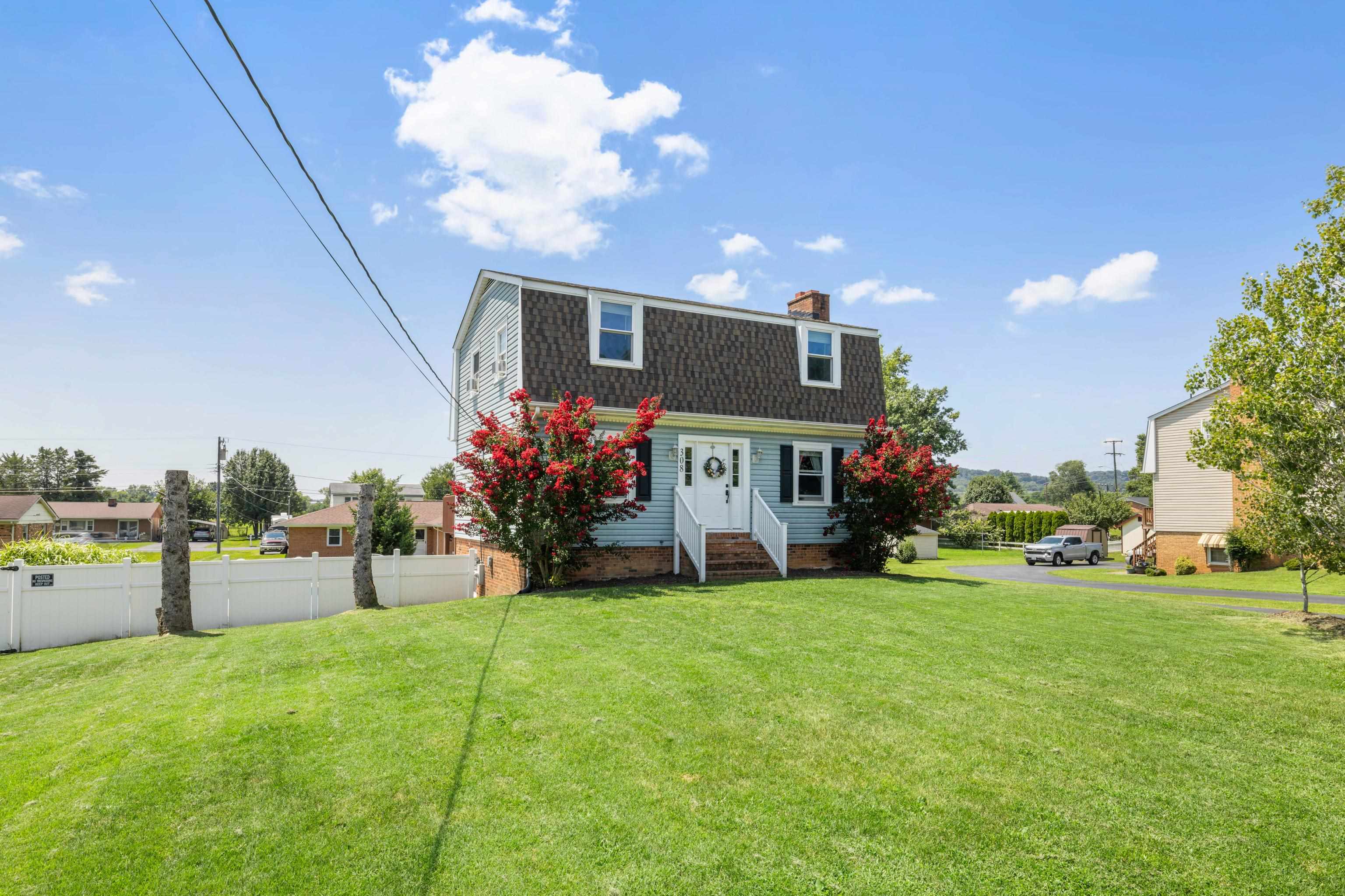 308 SKYVIEW CIR, VERONA, Virginia 24482, 3 Bedrooms Bedrooms, ,2 BathroomsBathrooms,Residential,308 SKYVIEW CIR,667666 MLS # 667666