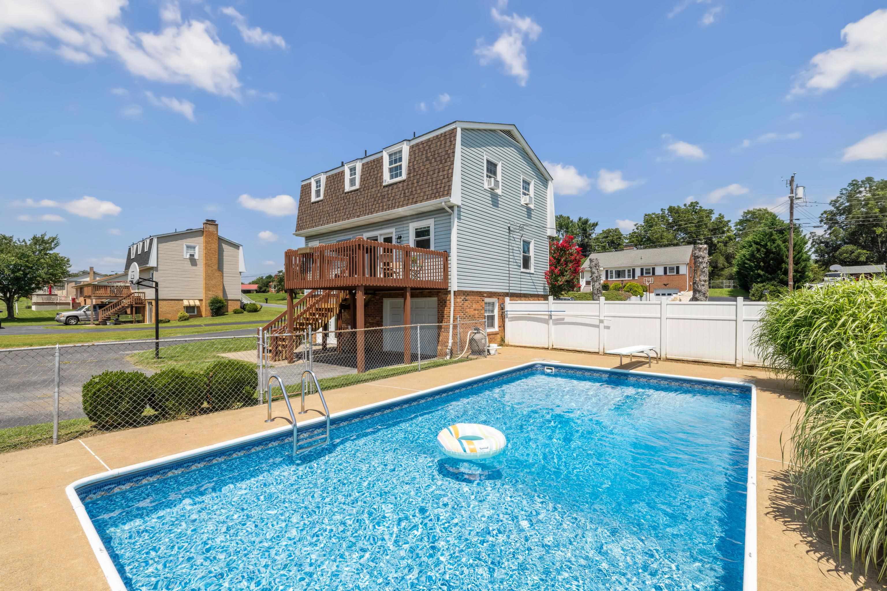 308 SKYVIEW CIR, VERONA, Virginia 24482, 3 Bedrooms Bedrooms, ,2 BathroomsBathrooms,Residential,308 SKYVIEW CIR,667666 MLS # 667666