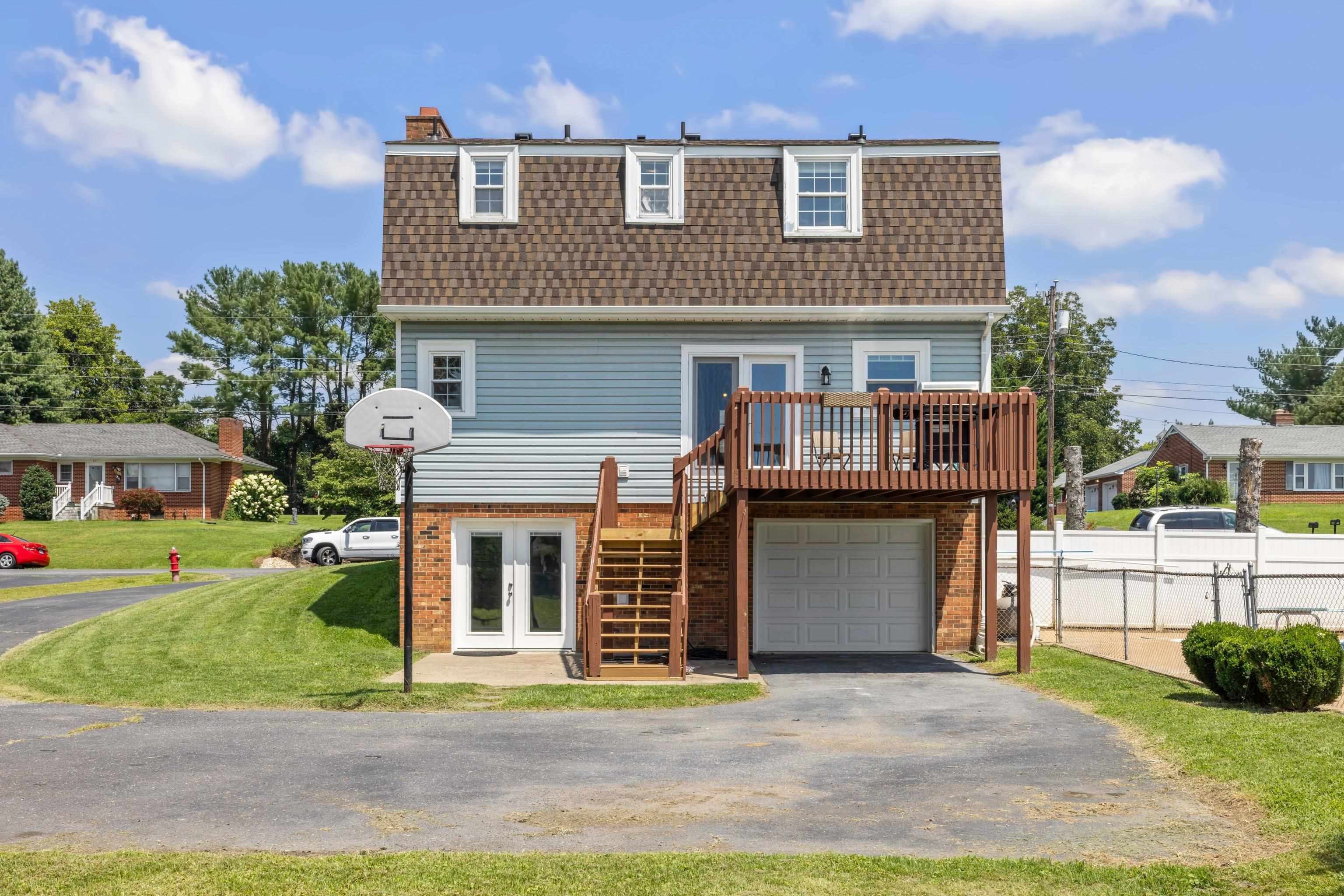 308 SKYVIEW CIR, VERONA, Virginia 24482, 3 Bedrooms Bedrooms, ,2 BathroomsBathrooms,Residential,308 SKYVIEW CIR,667666 MLS # 667666
