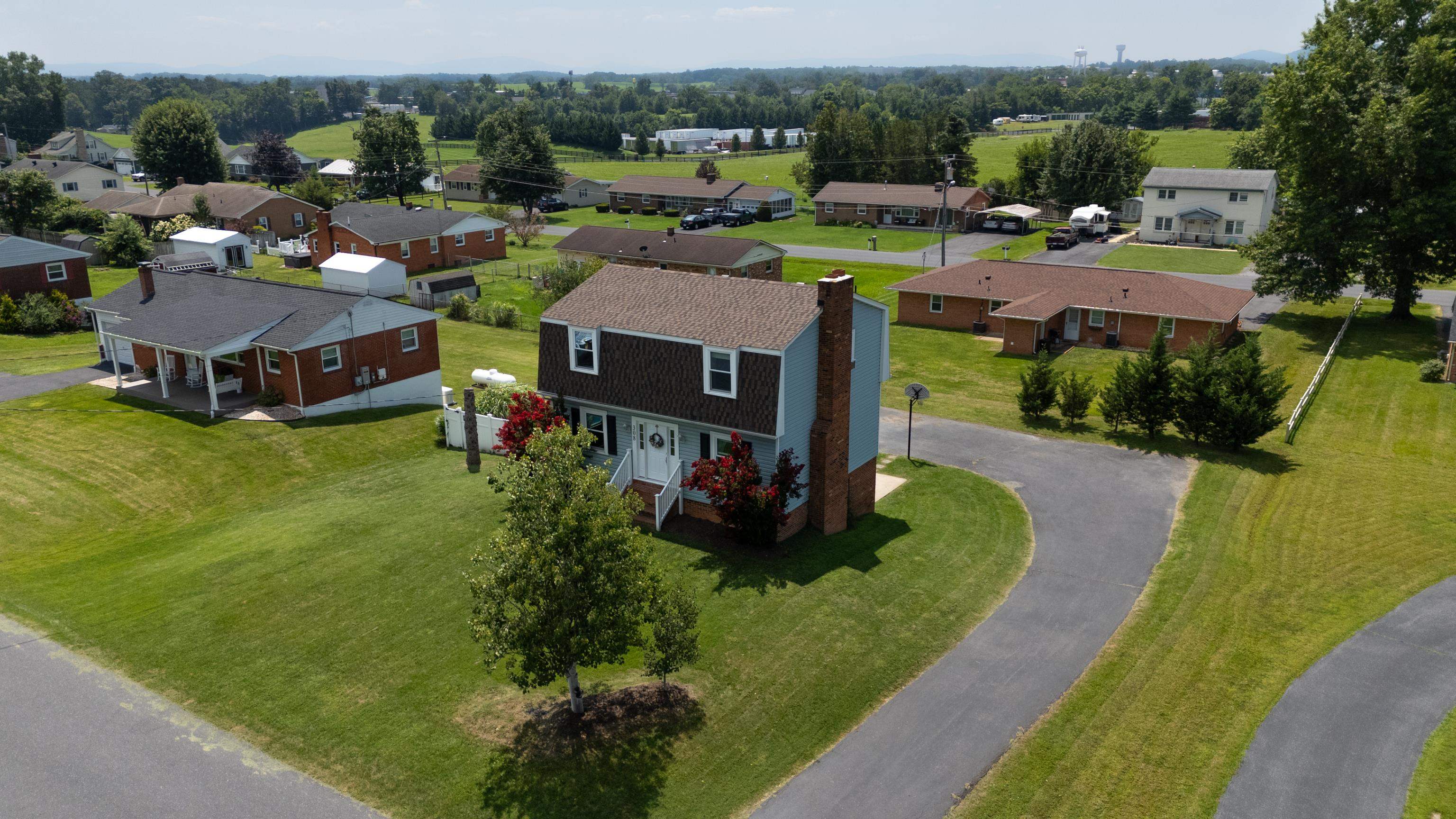 308 SKYVIEW CIR, VERONA, Virginia 24482, 3 Bedrooms Bedrooms, ,2 BathroomsBathrooms,Residential,308 SKYVIEW CIR,667666 MLS # 667666