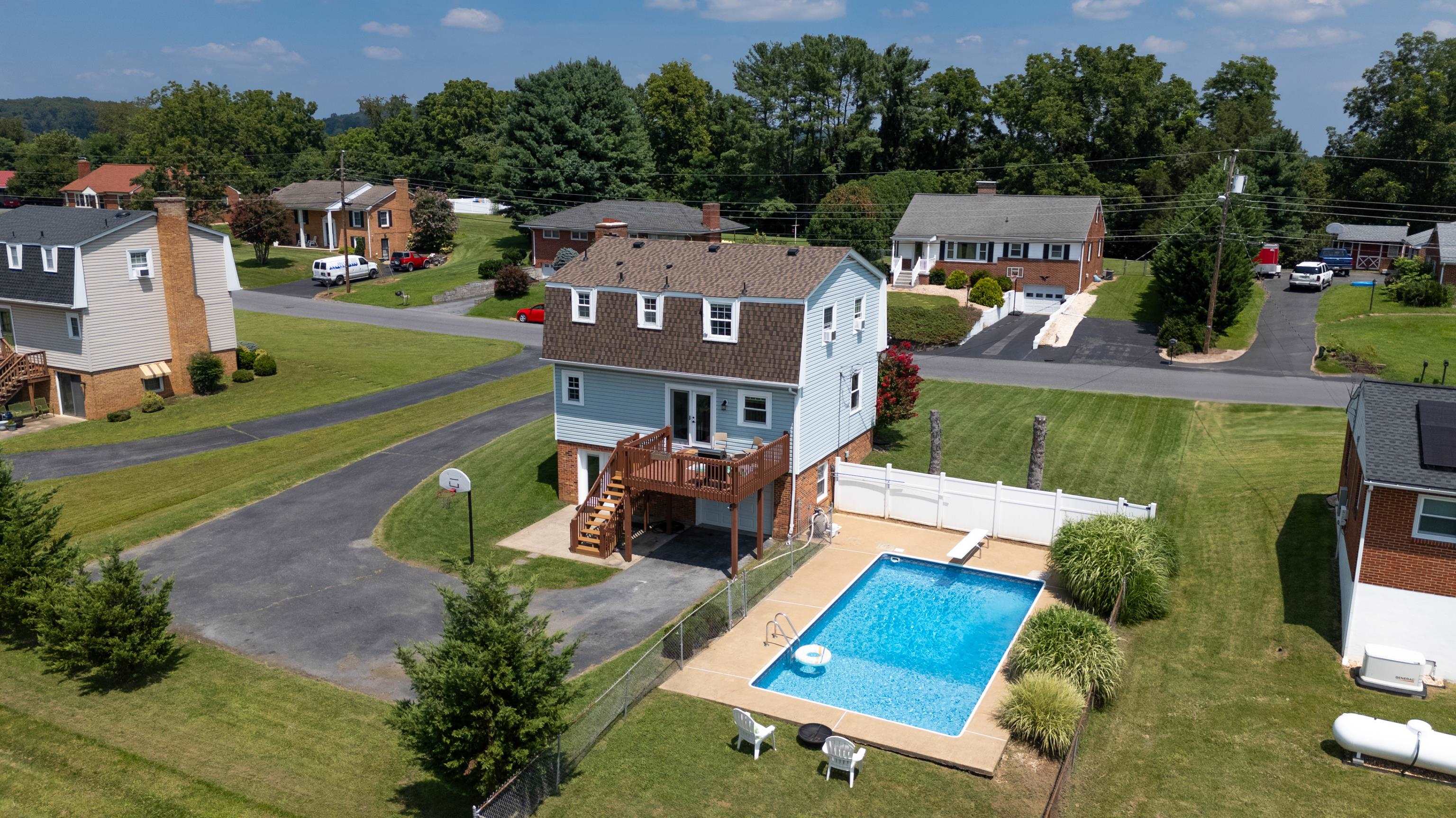 308 SKYVIEW CIR, VERONA, Virginia 24482, 3 Bedrooms Bedrooms, ,2 BathroomsBathrooms,Residential,308 SKYVIEW CIR,667666 MLS # 667666