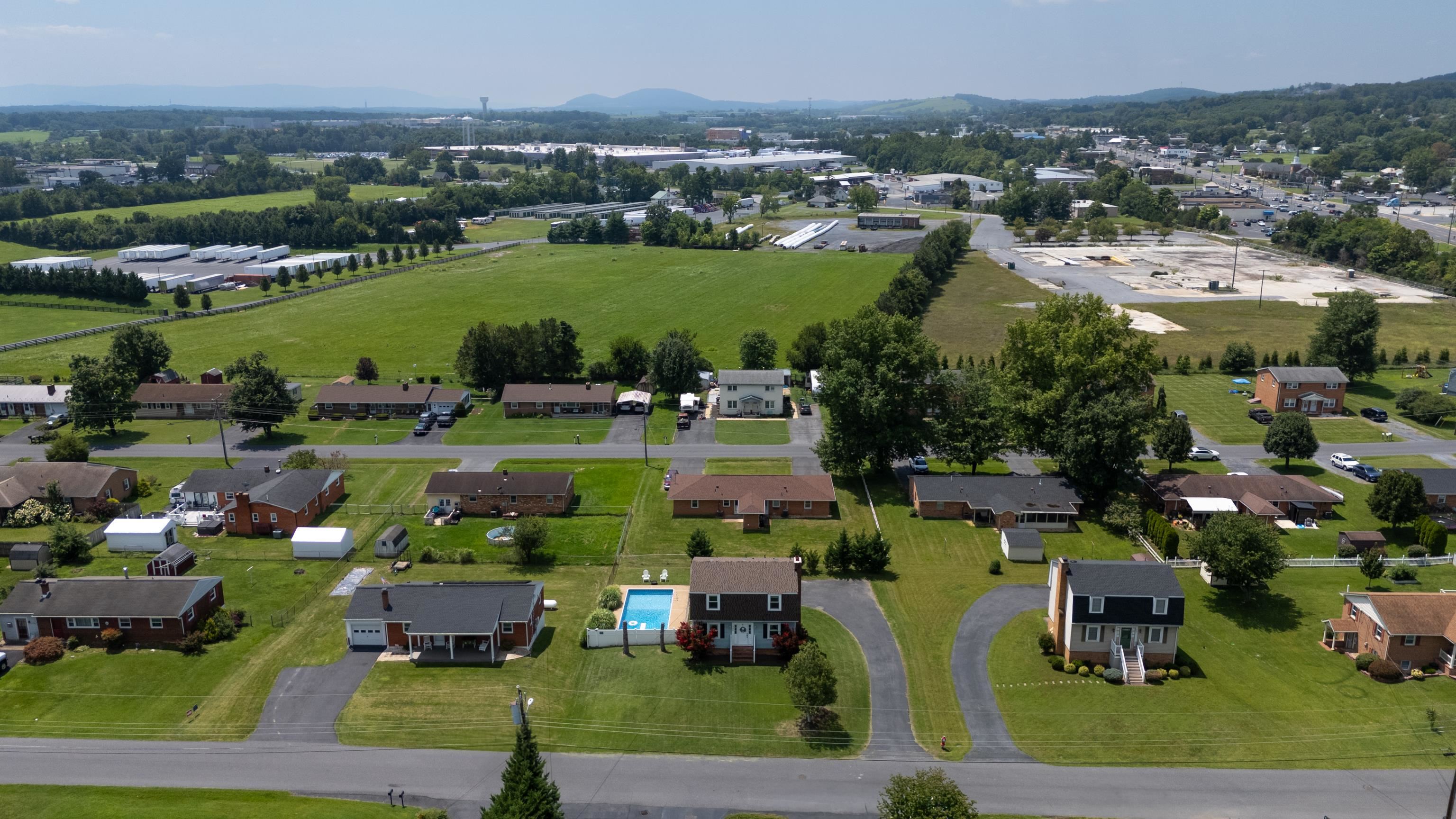308 SKYVIEW CIR, VERONA, Virginia 24482, 3 Bedrooms Bedrooms, ,2 BathroomsBathrooms,Residential,308 SKYVIEW CIR,667666 MLS # 667666