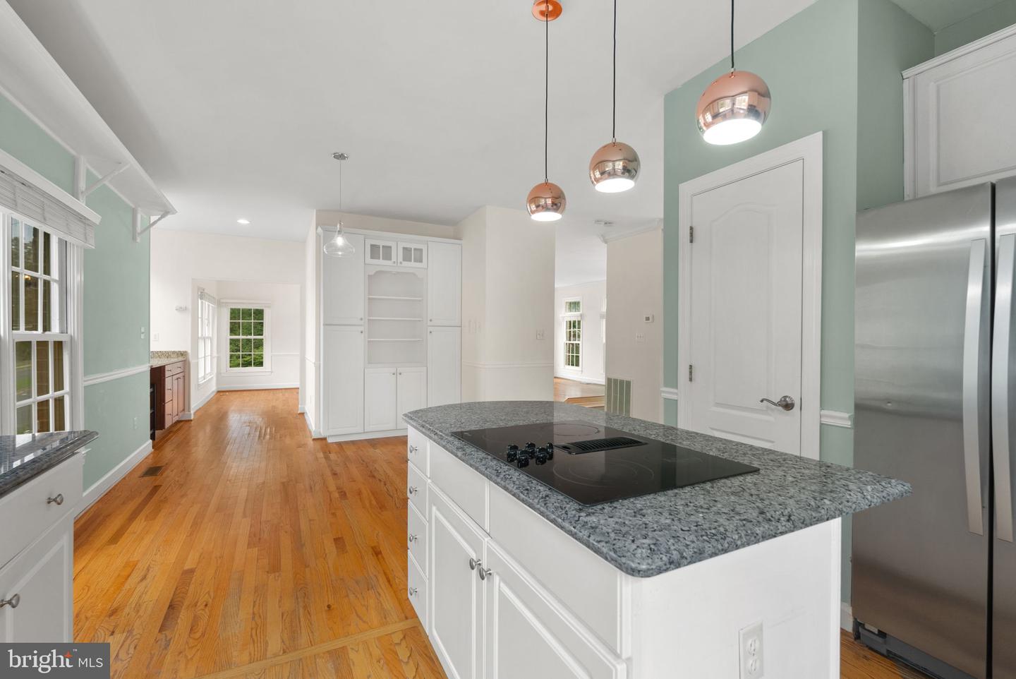 9818 FOX REST LN, VIENNA, Virginia 22181, 5 Bedrooms Bedrooms, ,3 BathroomsBathrooms,Residential,For sale,9818 FOX REST LN,VAFX2246076 MLS # VAFX2246076