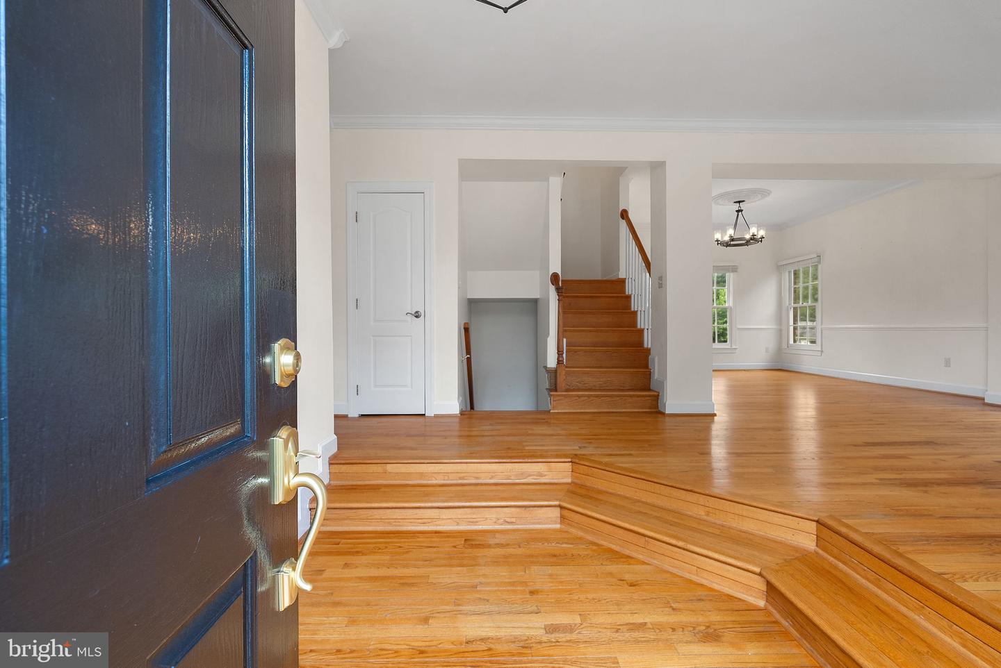 9818 FOX REST LN, VIENNA, Virginia 22181, 5 Bedrooms Bedrooms, ,3 BathroomsBathrooms,Residential,For sale,9818 FOX REST LN,VAFX2246076 MLS # VAFX2246076