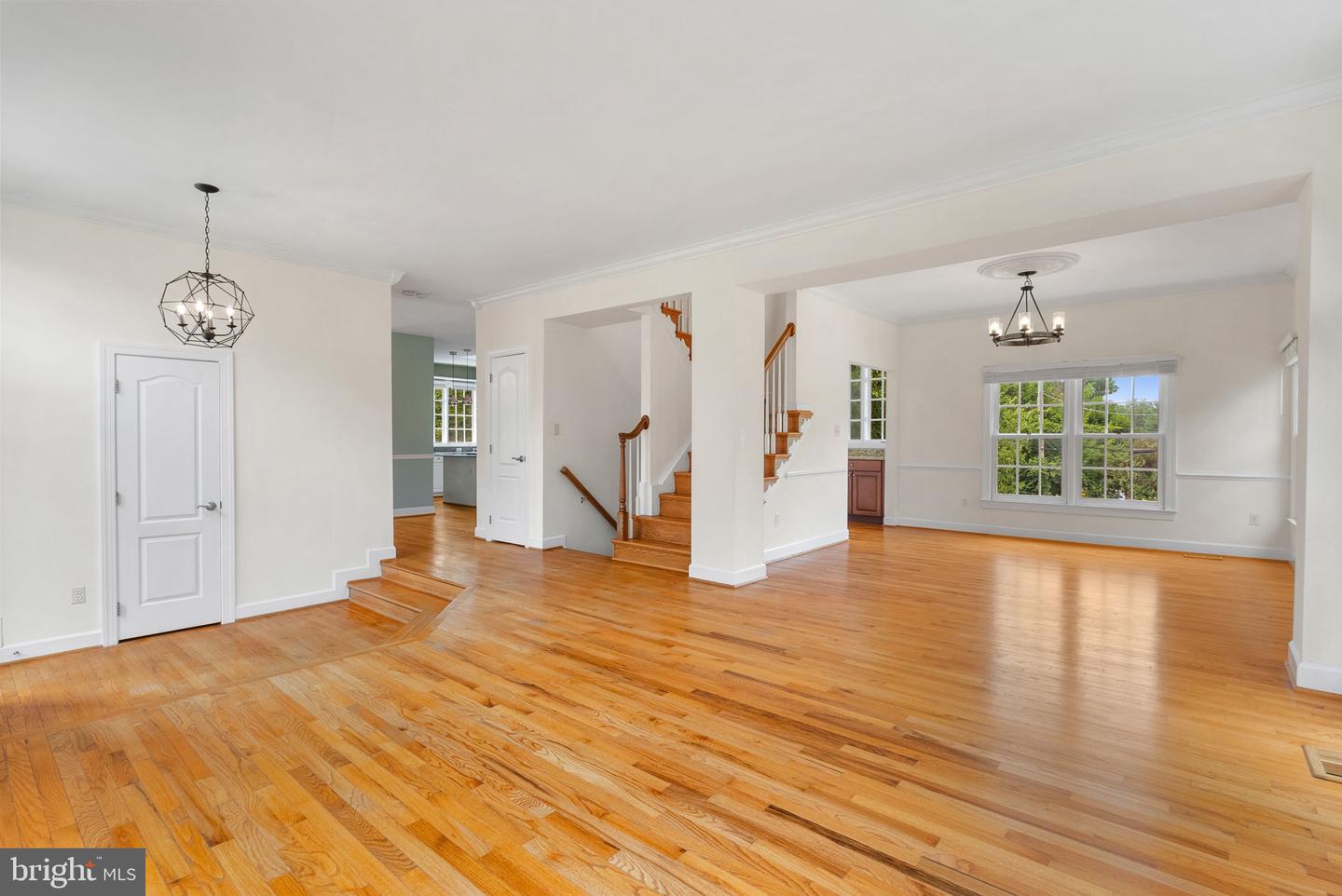 9818 FOX REST LN, VIENNA, Virginia 22181, 5 Bedrooms Bedrooms, ,3 BathroomsBathrooms,Residential,For sale,9818 FOX REST LN,VAFX2246076 MLS # VAFX2246076