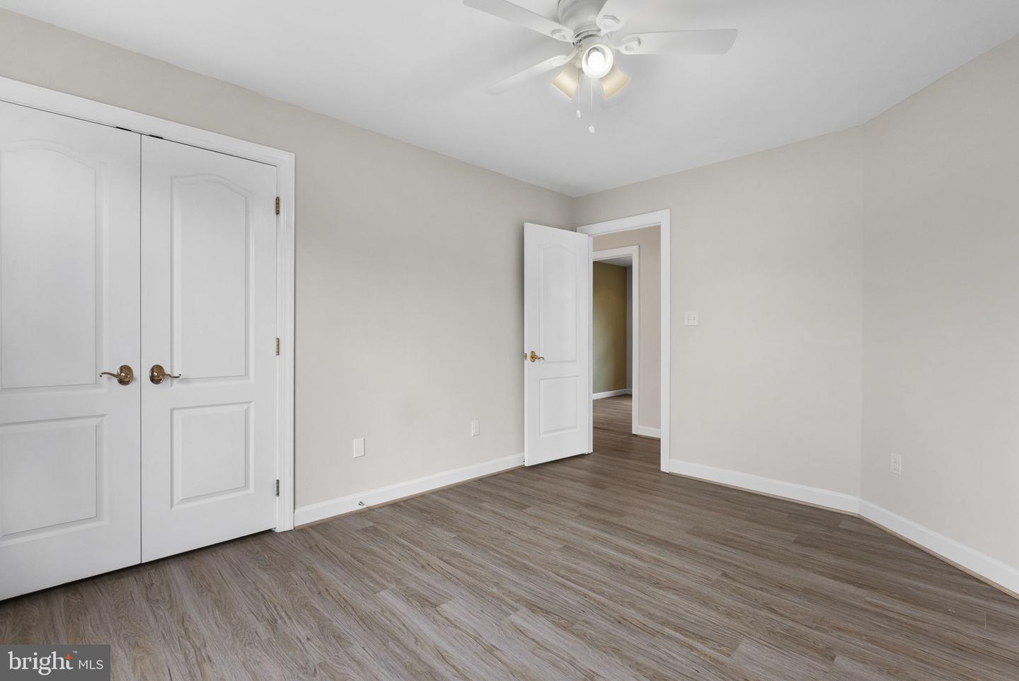 9818 FOX REST LN, VIENNA, Virginia 22181, 5 Bedrooms Bedrooms, ,3 BathroomsBathrooms,Residential,For sale,9818 FOX REST LN,VAFX2246076 MLS # VAFX2246076