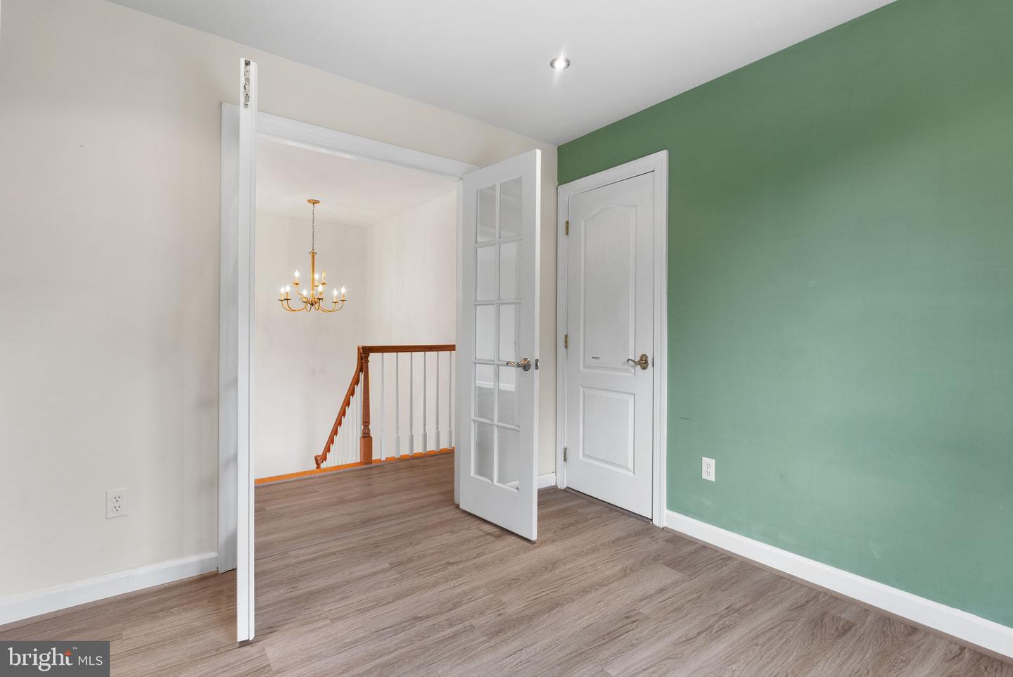 9818 FOX REST LN, VIENNA, Virginia 22181, 5 Bedrooms Bedrooms, ,3 BathroomsBathrooms,Residential,For sale,9818 FOX REST LN,VAFX2246076 MLS # VAFX2246076