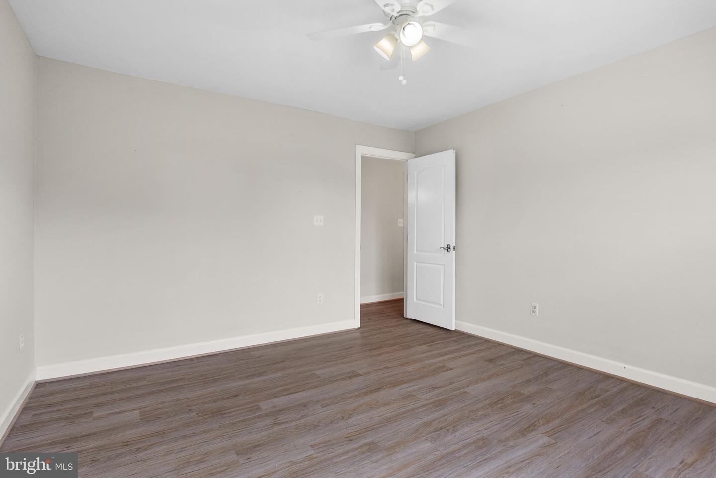 9818 FOX REST LN, VIENNA, Virginia 22181, 5 Bedrooms Bedrooms, ,3 BathroomsBathrooms,Residential,For sale,9818 FOX REST LN,VAFX2246076 MLS # VAFX2246076