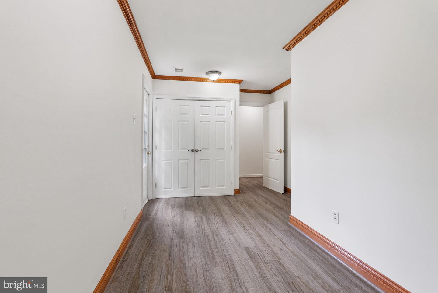 9818 FOX REST LN, VIENNA, Virginia 22181, 5 Bedrooms Bedrooms, ,3 BathroomsBathrooms,Residential,For sale,9818 FOX REST LN,VAFX2246076 MLS # VAFX2246076