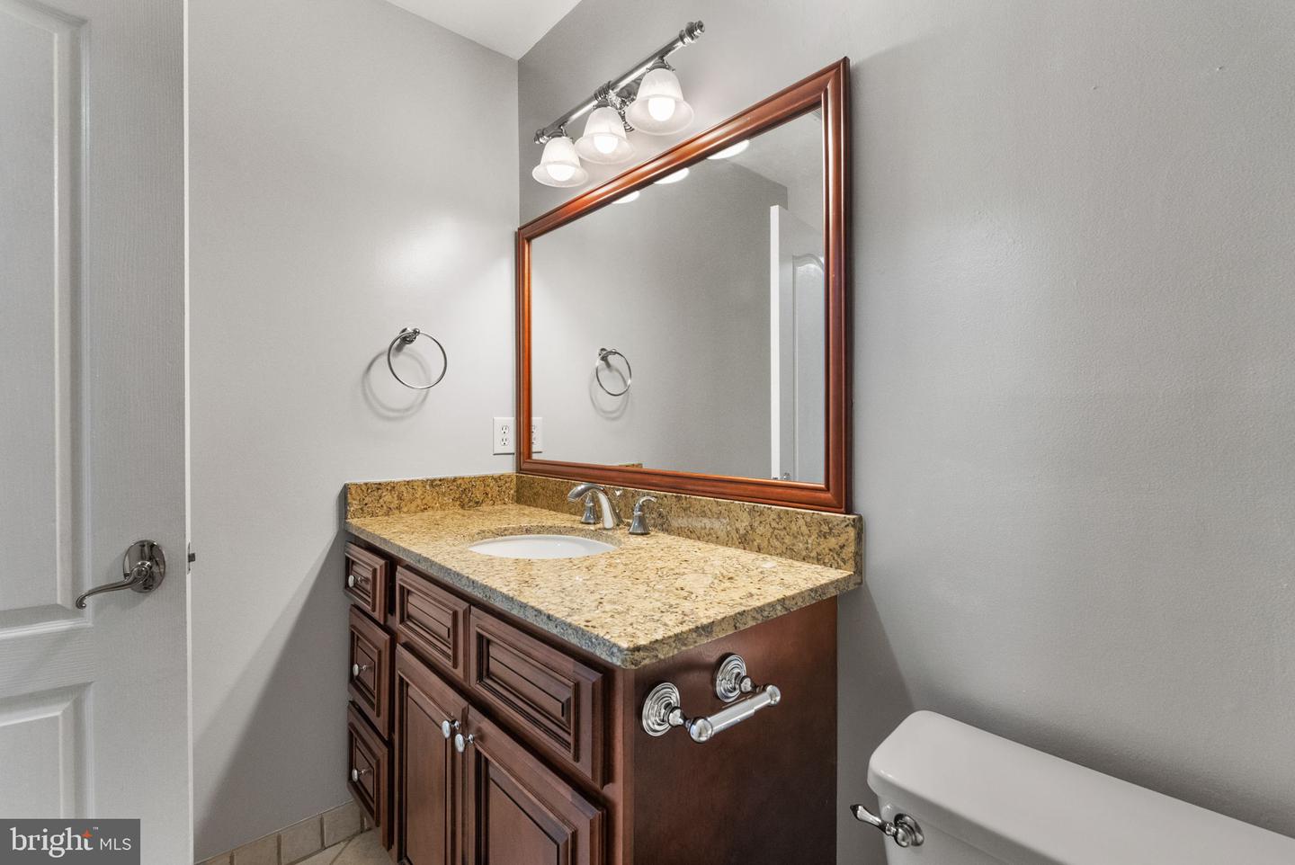 9818 FOX REST LN, VIENNA, Virginia 22181, 5 Bedrooms Bedrooms, ,3 BathroomsBathrooms,Residential,For sale,9818 FOX REST LN,VAFX2246076 MLS # VAFX2246076