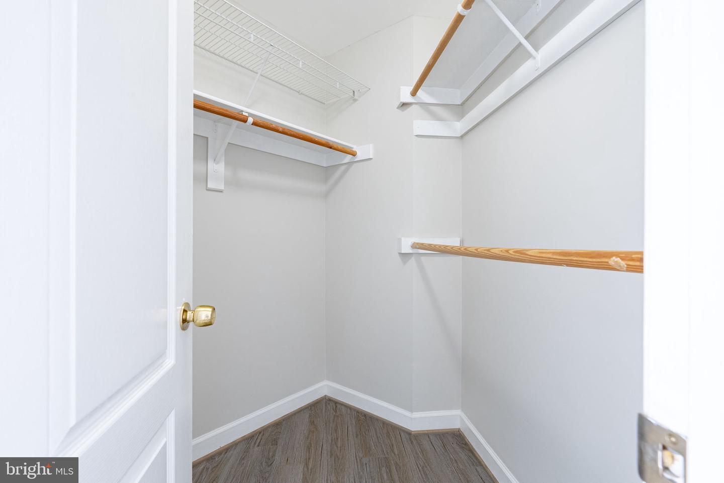 9818 FOX REST LN, VIENNA, Virginia 22181, 5 Bedrooms Bedrooms, ,3 BathroomsBathrooms,Residential,For sale,9818 FOX REST LN,VAFX2246076 MLS # VAFX2246076