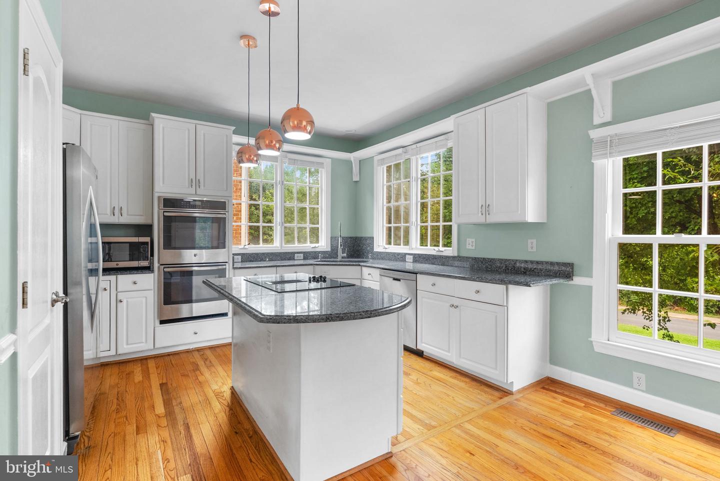 9818 FOX REST LN, VIENNA, Virginia 22181, 5 Bedrooms Bedrooms, ,3 BathroomsBathrooms,Residential,For sale,9818 FOX REST LN,VAFX2246076 MLS # VAFX2246076