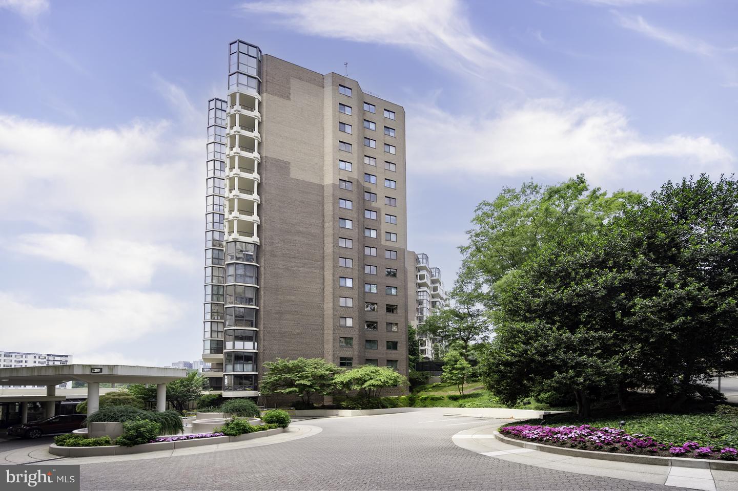 1600 N OAK ST #517, ARLINGTON, Virginia 22209, 2 Bedrooms Bedrooms, ,2 BathroomsBathrooms,Residential,For sale,1600 N OAK ST #517,VAAR2059390 MLS # VAAR2059390