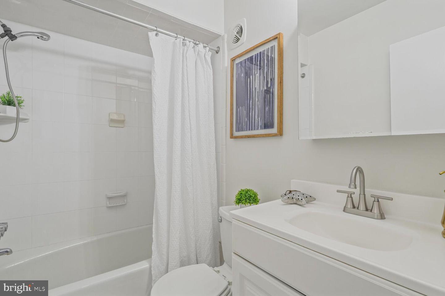 2909 GARFIELD ST NW, WASHINGTON, District Of Columbia 20008, 5 Bedrooms Bedrooms, ,3 BathroomsBathrooms,Residential,For sale,2909 GARFIELD ST NW,DCDC2206800 MLS # DCDC2206800