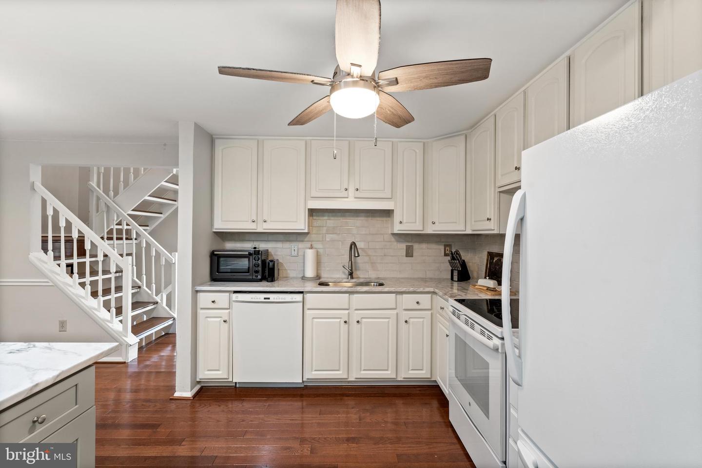 9032 GOLDEN LEAF CT, SPRINGFIELD, Virginia 22153, 3 Bedrooms Bedrooms, ,1 BathroomBathrooms,Residential,For sale,9032 GOLDEN LEAF CT,VAFX2256268 MLS # VAFX2256268