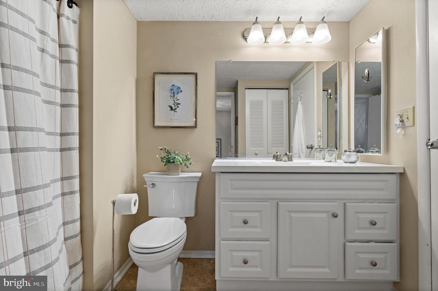 9032 GOLDEN LEAF CT, SPRINGFIELD, Virginia 22153, 3 Bedrooms Bedrooms, ,1 BathroomBathrooms,Residential,For sale,9032 GOLDEN LEAF CT,VAFX2256268 MLS # VAFX2256268